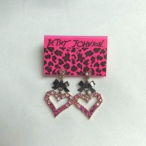 {Betsey Johnson} NWT heart bow earrings